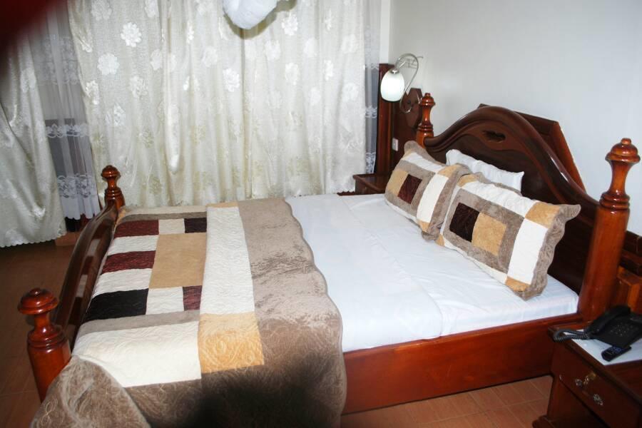 Palm world Hotels Mbarara Buitenkant foto